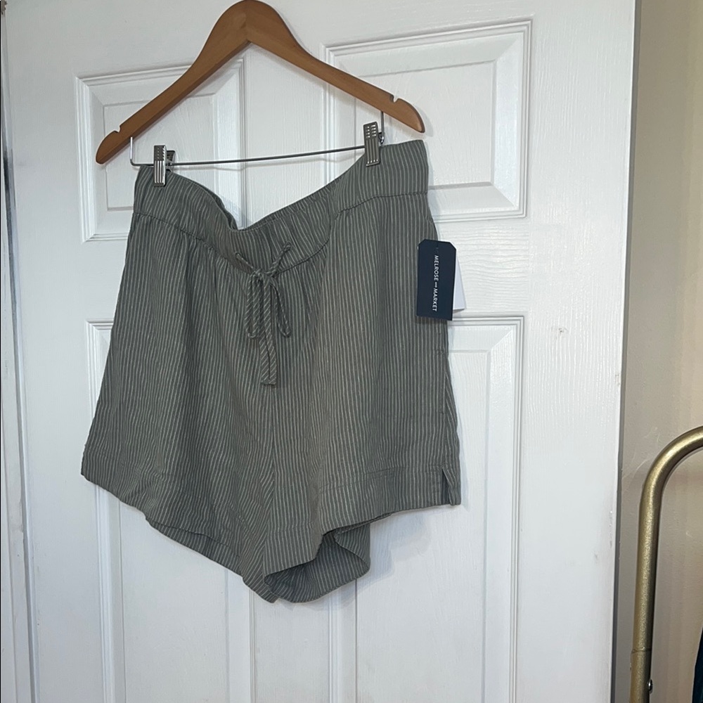 63 Women's Gray Striped Shorts